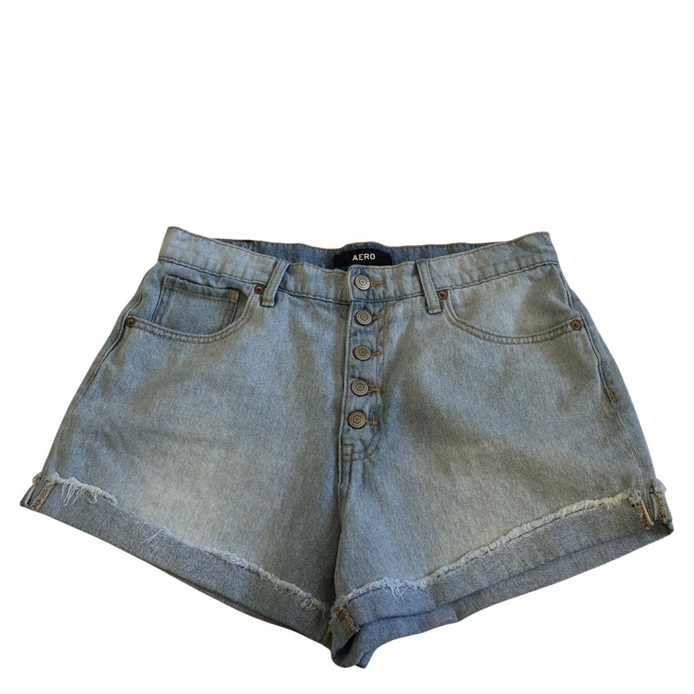 Aeropostale Light Wash Button Fly Denim Mom Shorts Size 10. 100% Cotton
